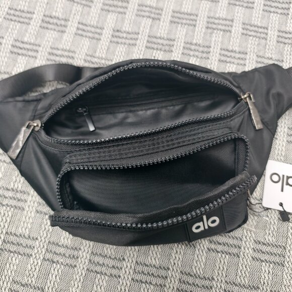 NWT ALO Yoga Explorer Adjustable Waist Pack - Nylon Design - Picture 4 of 5